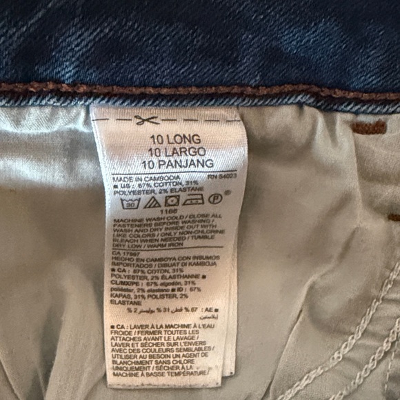 7 Pairs of Women's Jeans in Various Blue Shades, Size 10 - Picture 16 of 16